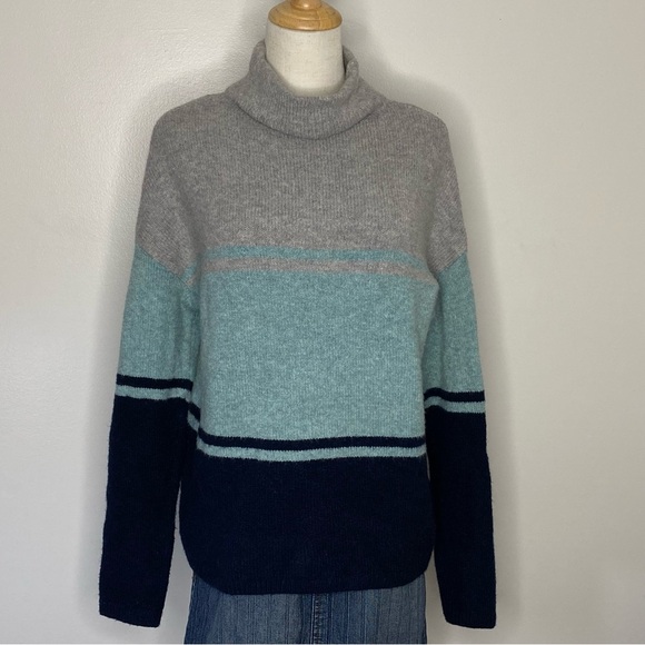 Grey and blue striped turtleneck sweater - Picture 1 of 5